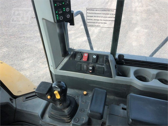 Thumbnail: 2016 CAT 950M Unit #B02396