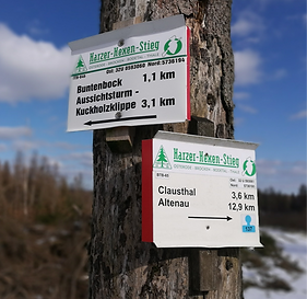 hexenstieg_2022_schild_edited.png