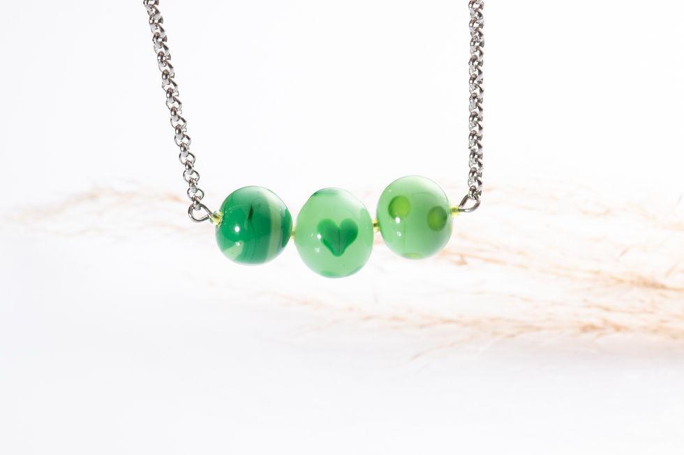 Miniature : Collier court