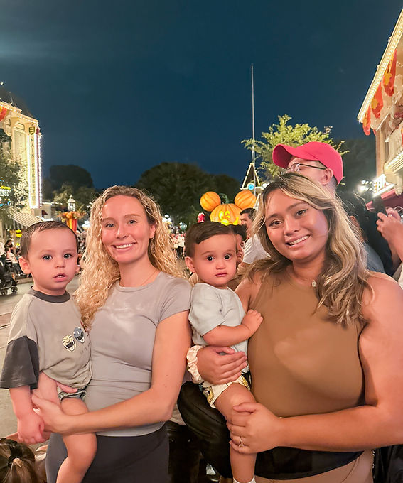 The two owners with their children