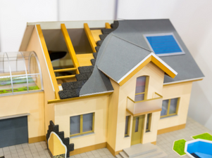 Comparing Spray Foam Insulation with Traditional Insulation Materials