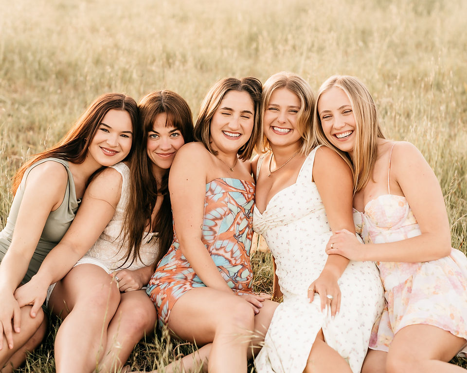 College Senior Photos best friends