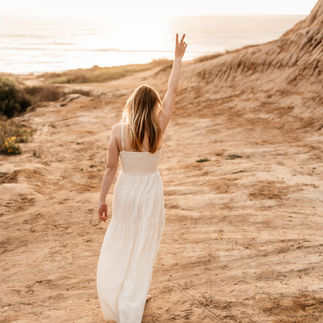 high school senior on the cliffs for senior photos