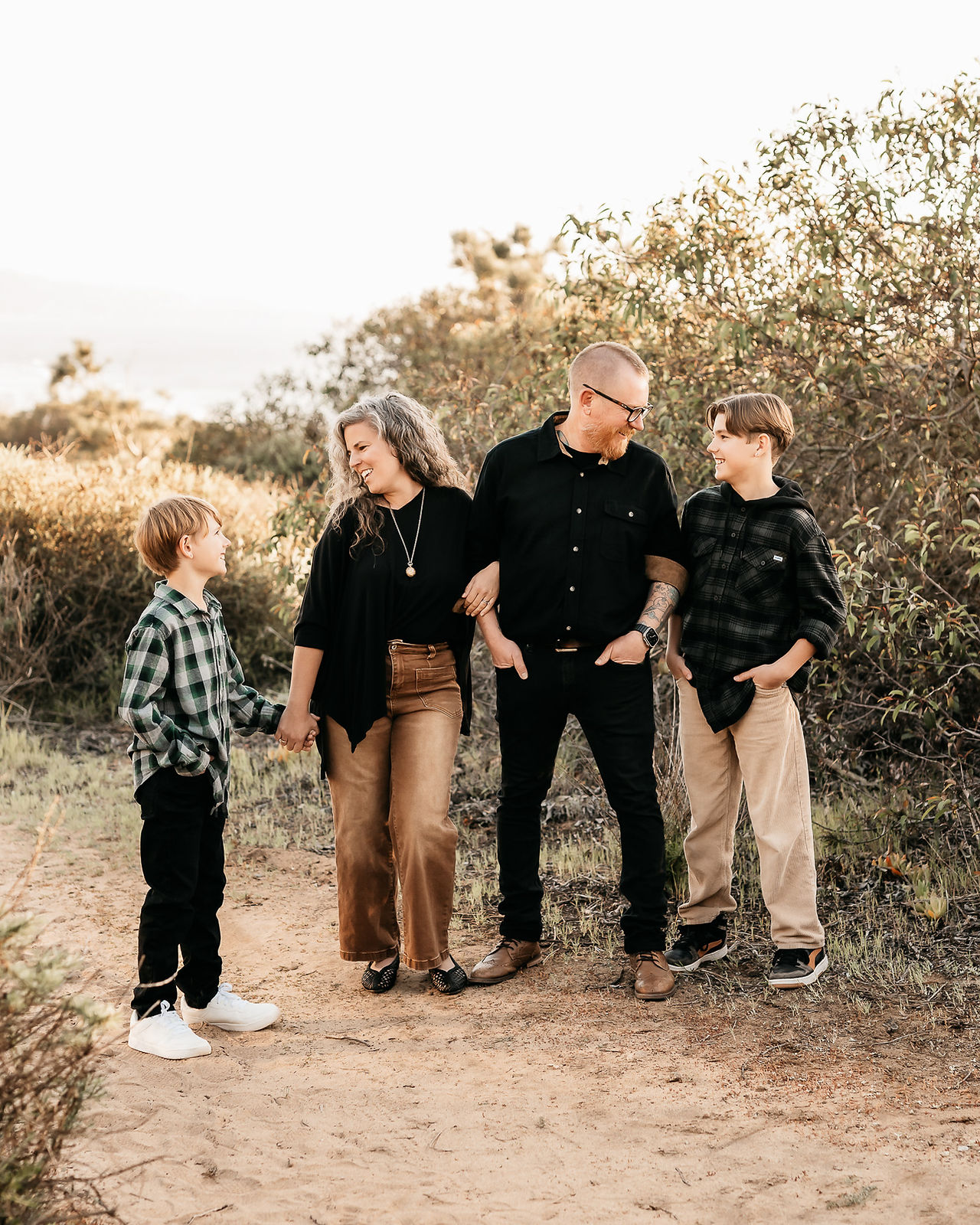 San Diego family photographer capturing candid family moments