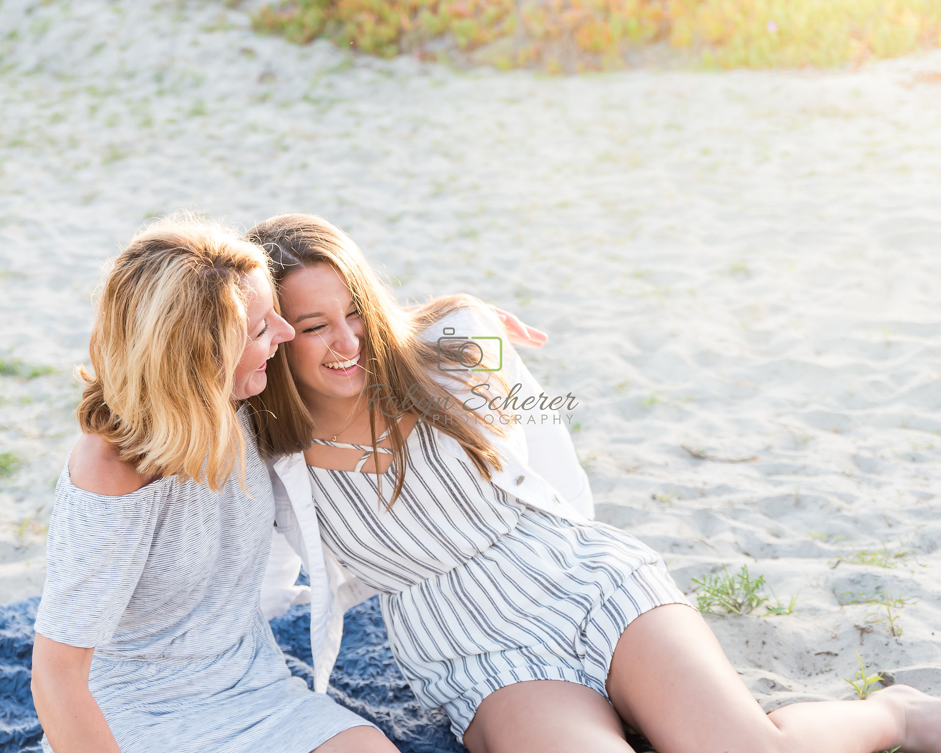 Family photos on the beach in San Diego