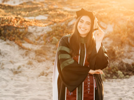 College grad photos on the beach in San Diego