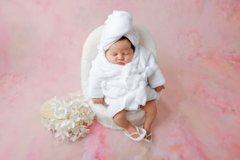 Newborn baby photography in Runcorn, Cheshire by Jade Alfie Photography – professional newborn photographer.