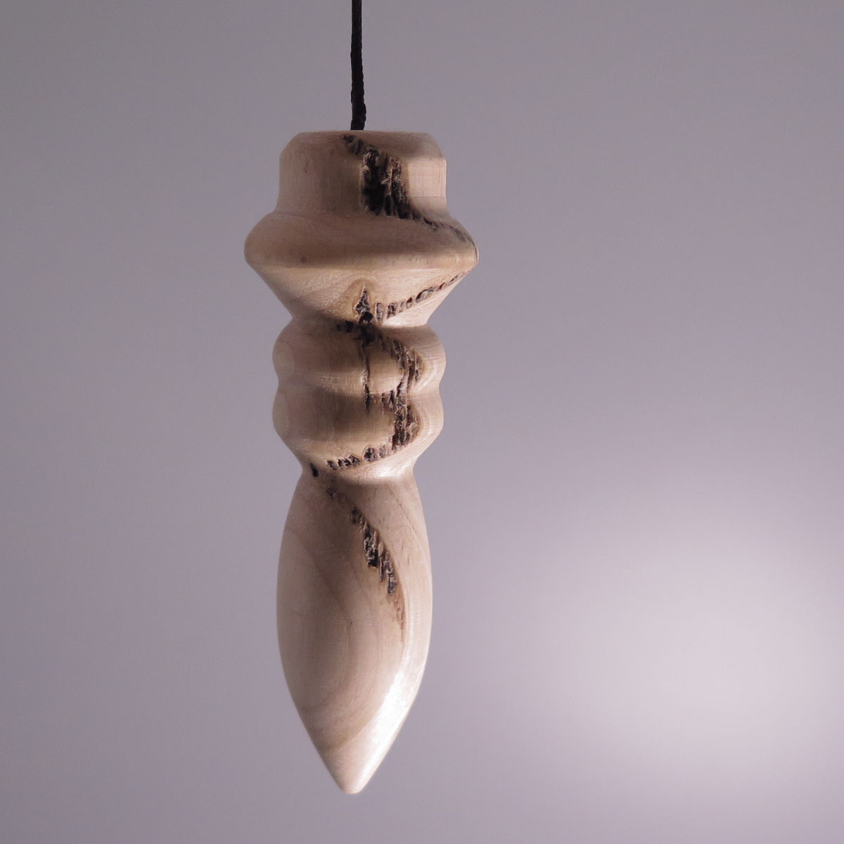 Pendule en Eucalyptus