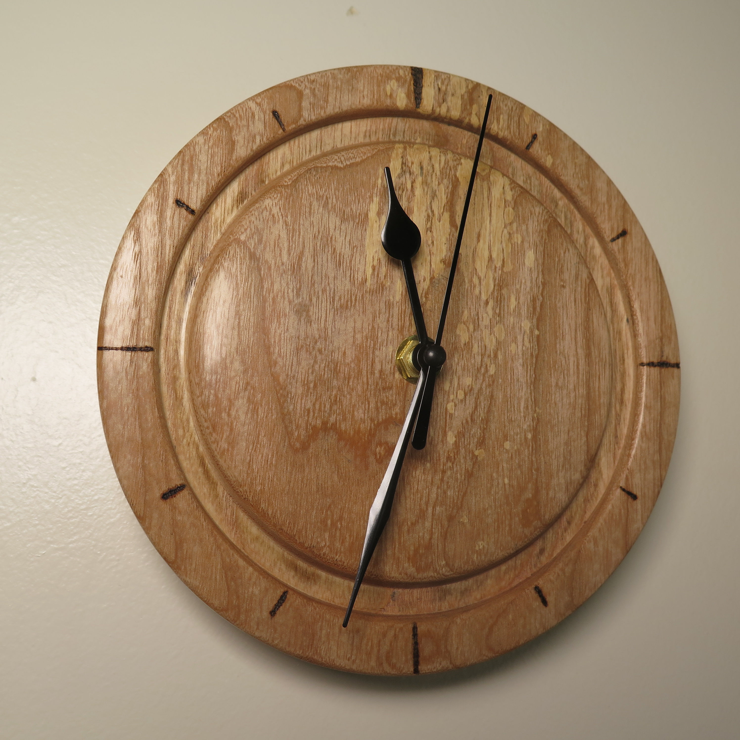 Horloge "Frène le temps"