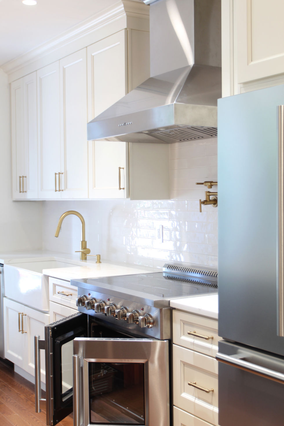 Kitchen — Range Detail