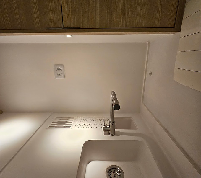 Cuba Monolitica SSM Corian Branco Glacier White