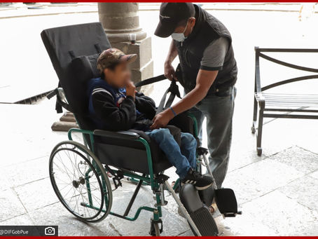 Tras solicitud en “Martes Ciudadano”, Sedif beneficia a niño con silla de ruedas especializada
