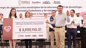 Entrega SEDIF apoyos por 9.6 millones de pesos en microrregión de Acatzingo