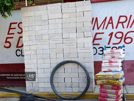 Quecholac entrega apoyos para mejorar primaria “5 de Mayo de 1962”