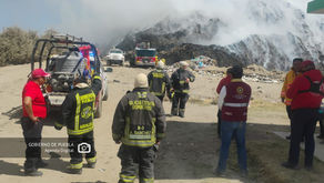 Incendio en relleno sanitario de San José Chiapa registra 70% de control