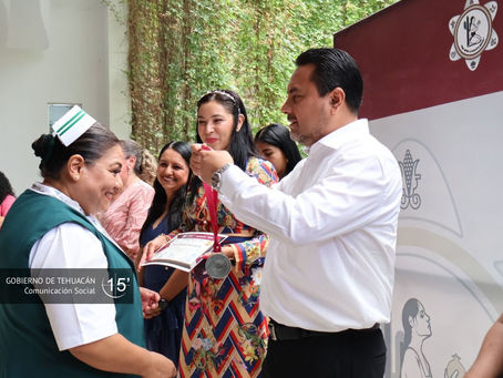 Alejandro Barroso reconoce entrega y vocación de enfermeras y enfermeros de Tehuacán