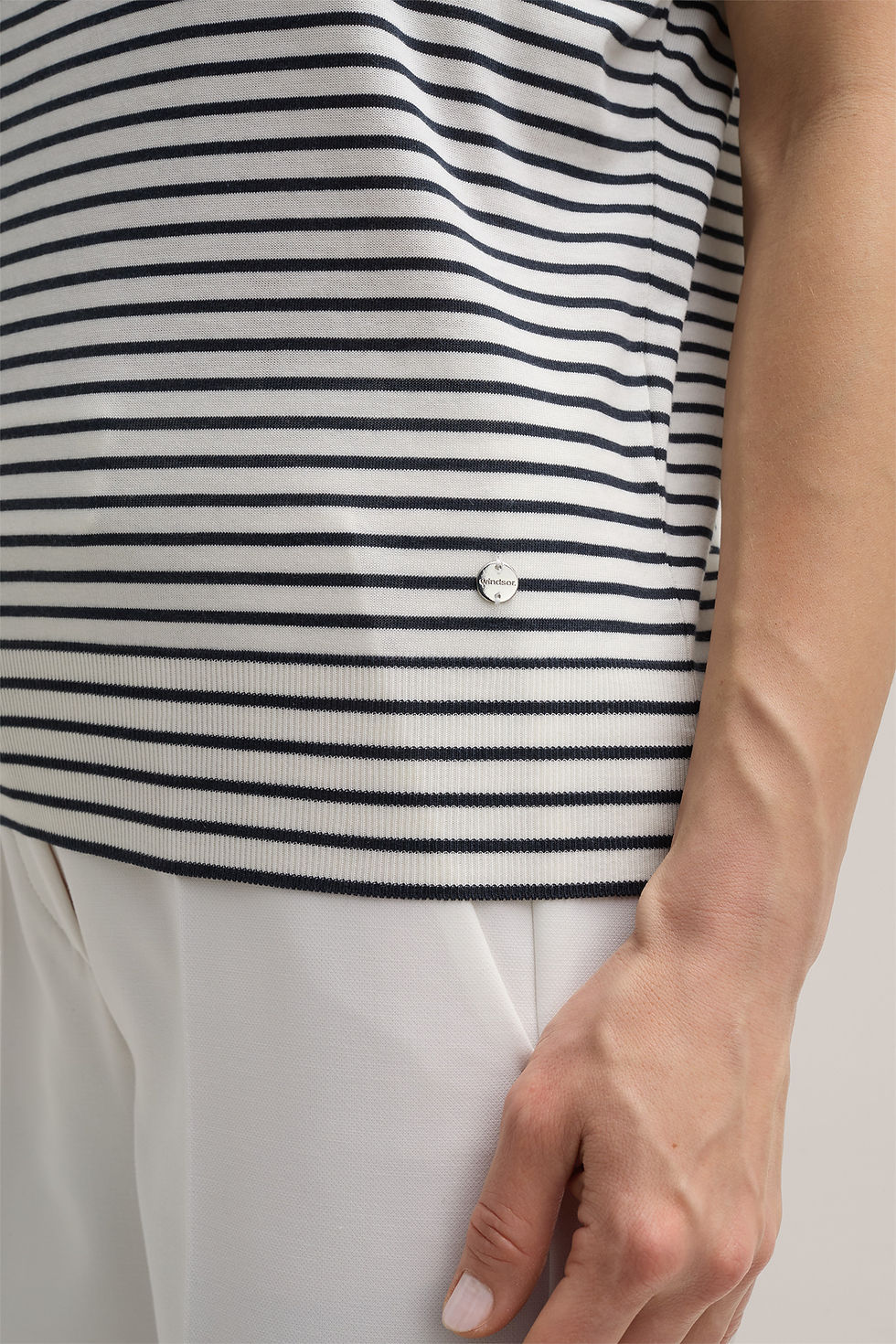 Miniaturbild: TENCEL-BAUMWOLL SHIRT, KURZARM, IN NAVY-ECRU GESTREIFT