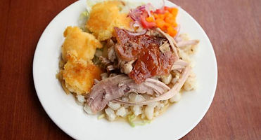 Tortilla con hornado.jpg