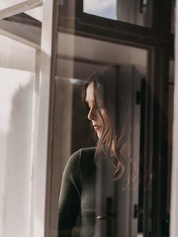 MIK -Jana Mikesova -Simona (8).jpg