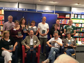 Eine Buchhandlung voller Autoren und Zuhörer - was will ich mehr?