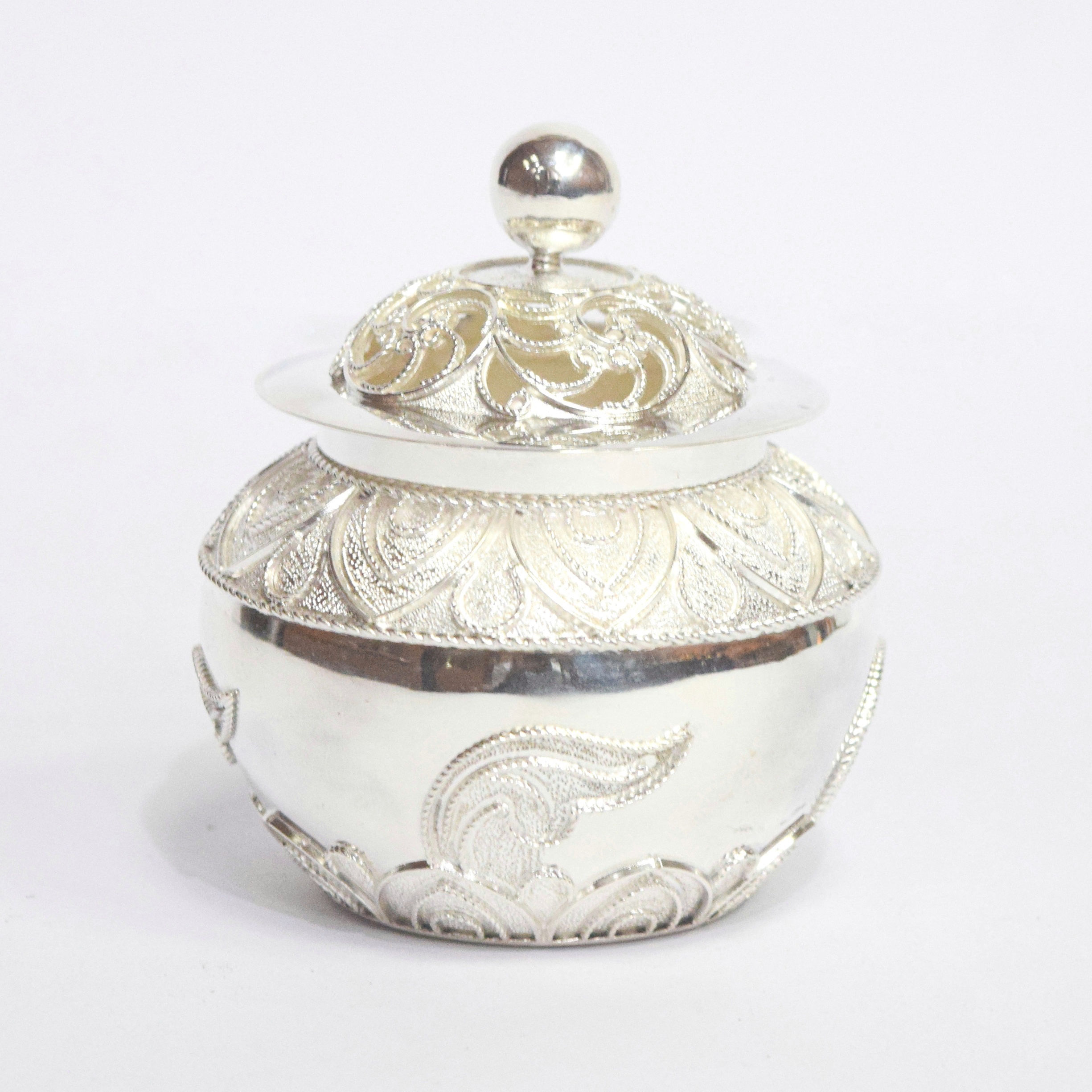 Sterling Silver Japanese-Themed Pot Close up Dienge Corporate Gift