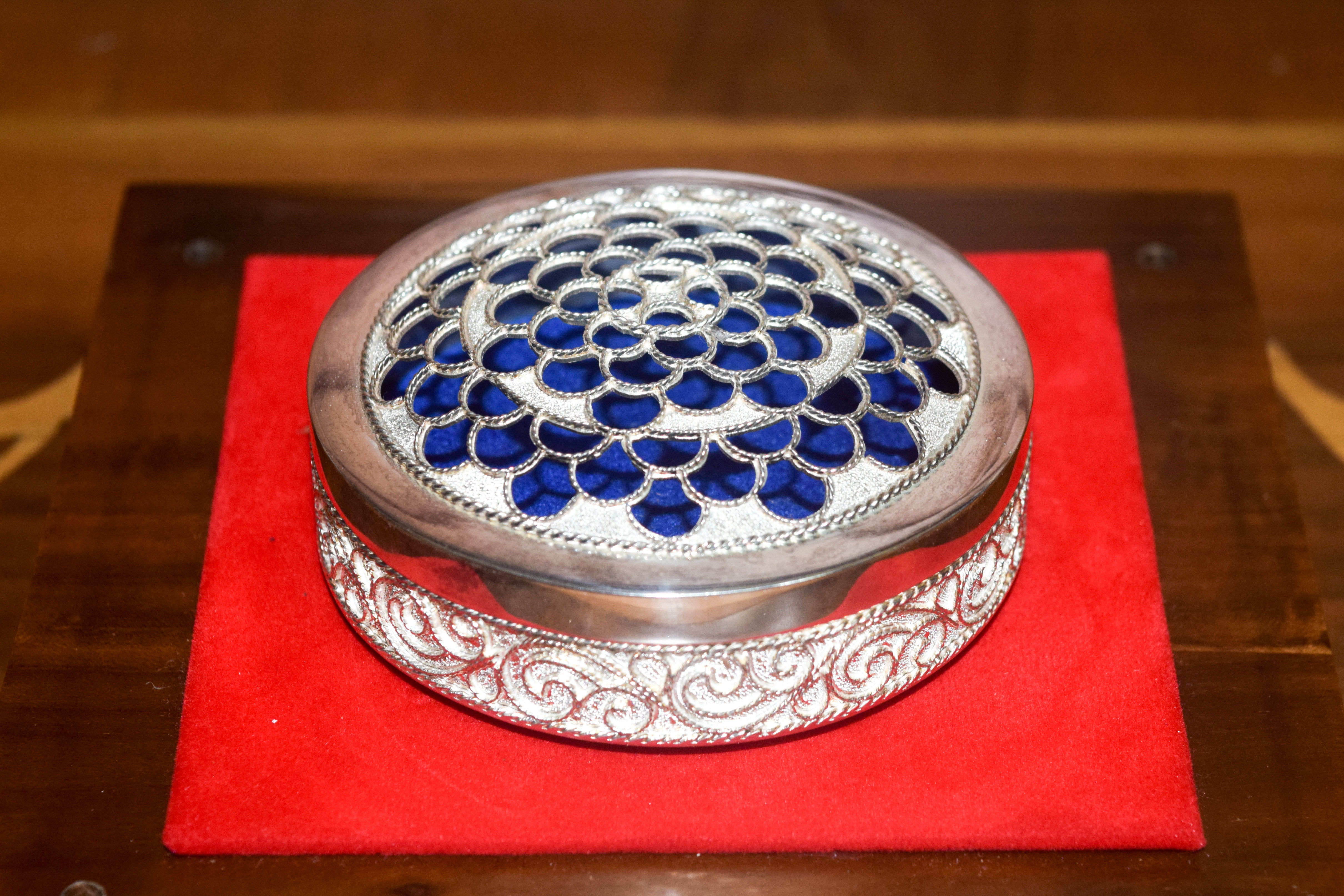 Sterling Silver Circular Jewellery Box Dienge Colombo Sri Lanka