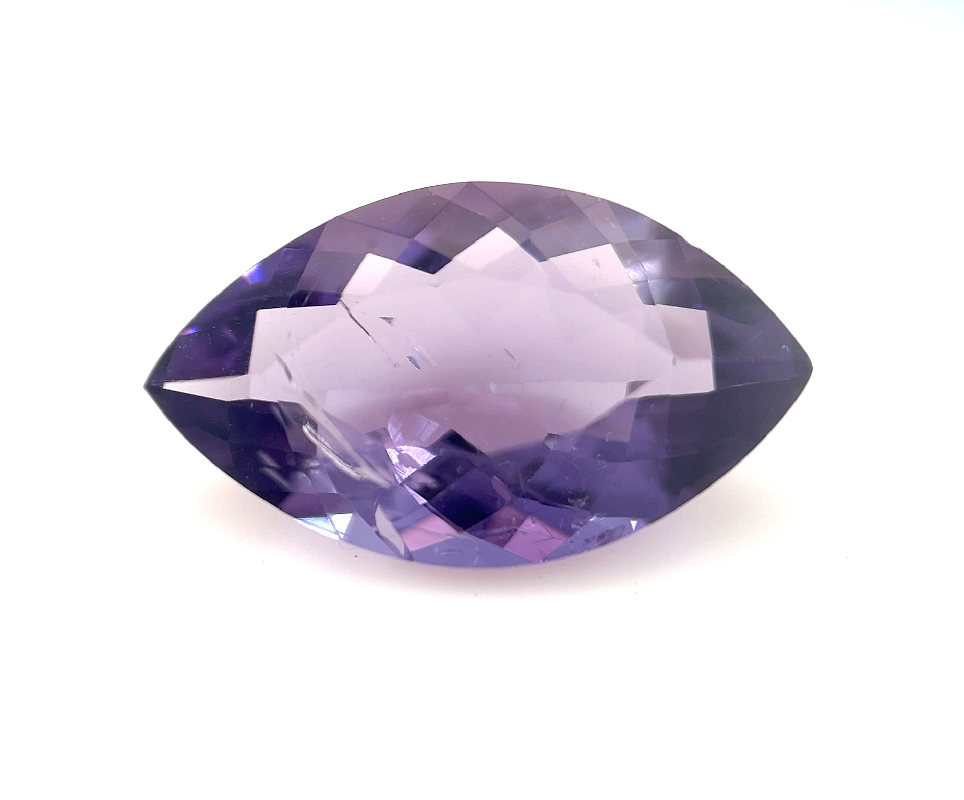 Scapolite 5.28 cts. 17.7 x 10.4mm, marquise