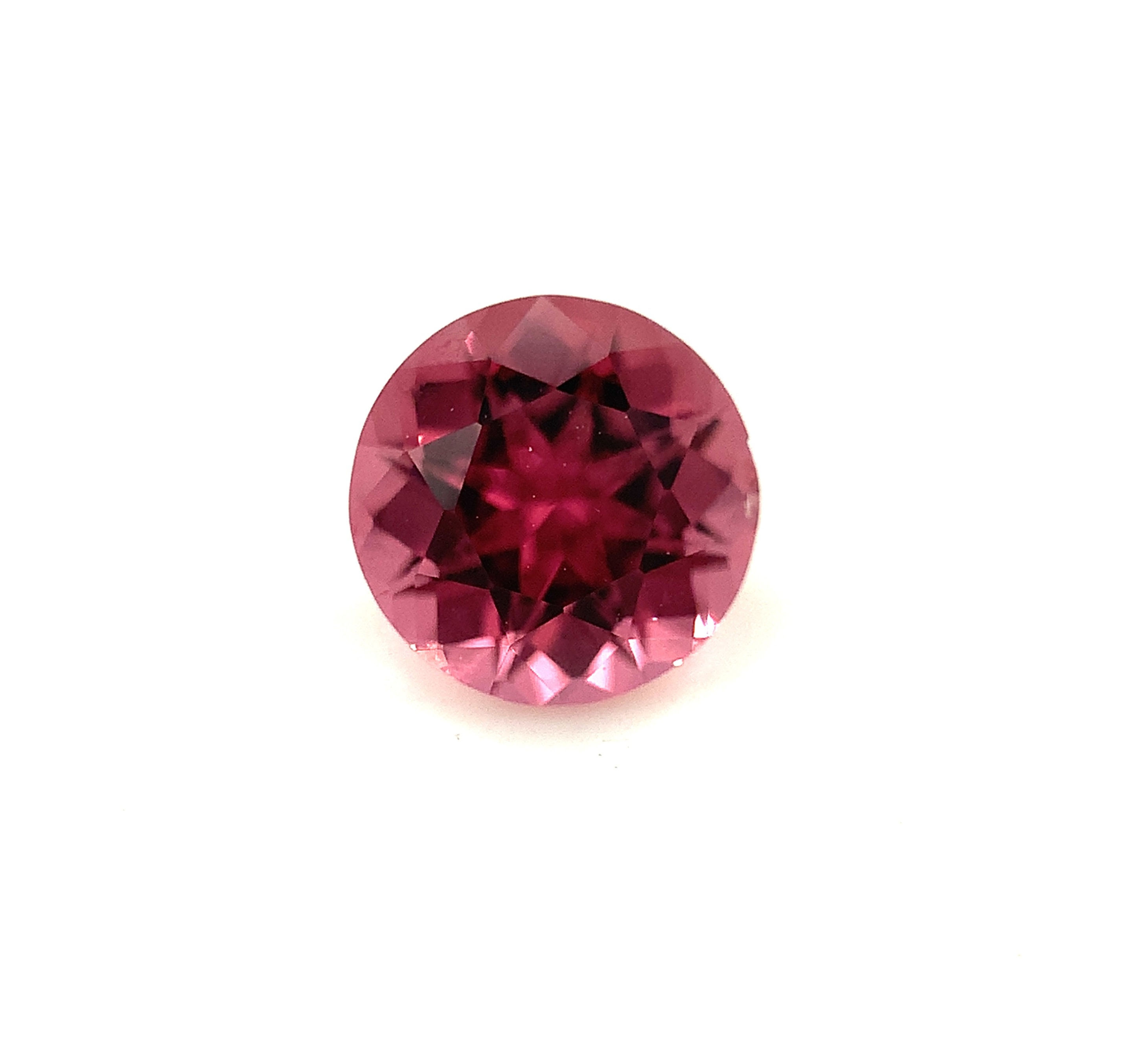 Spinel 0.95 cts. 5.9 x 5.9mm