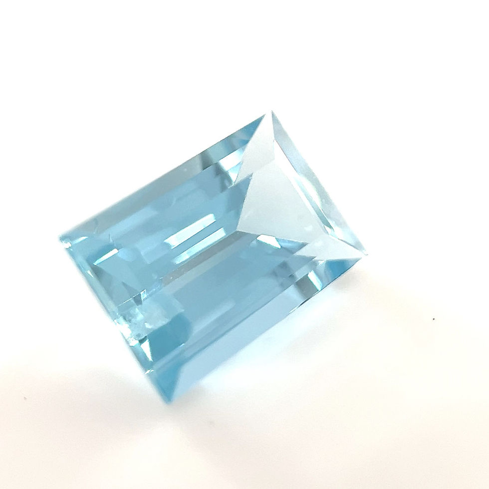 Thumbnail: Aquamarine 2.00 cts. 9.9 x 6.6mm, baguette, step cut