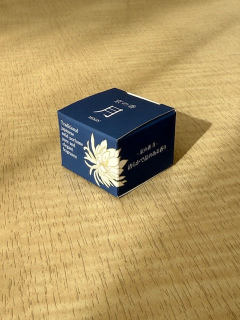サムネイル： 「京の練り香水／「月」月下美人　Kyoto's solid perfume / " Moon" night-blooming cereus