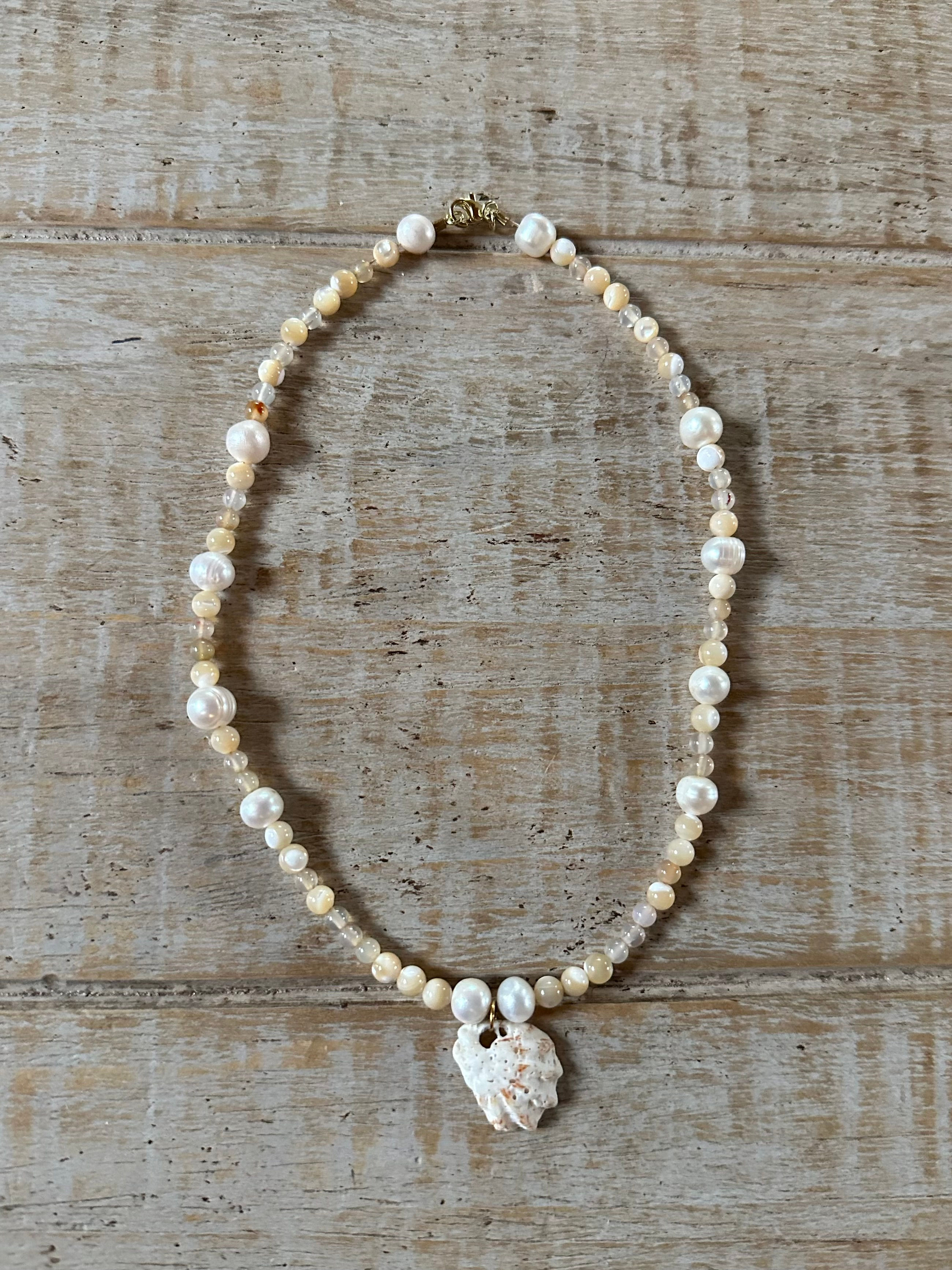 The Shell necklace
