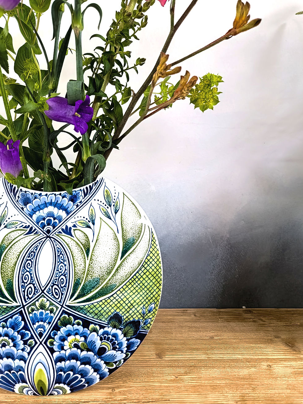 Thumbnail: 'In to green' - Hand painted Delft blue vase 'Eclips' 