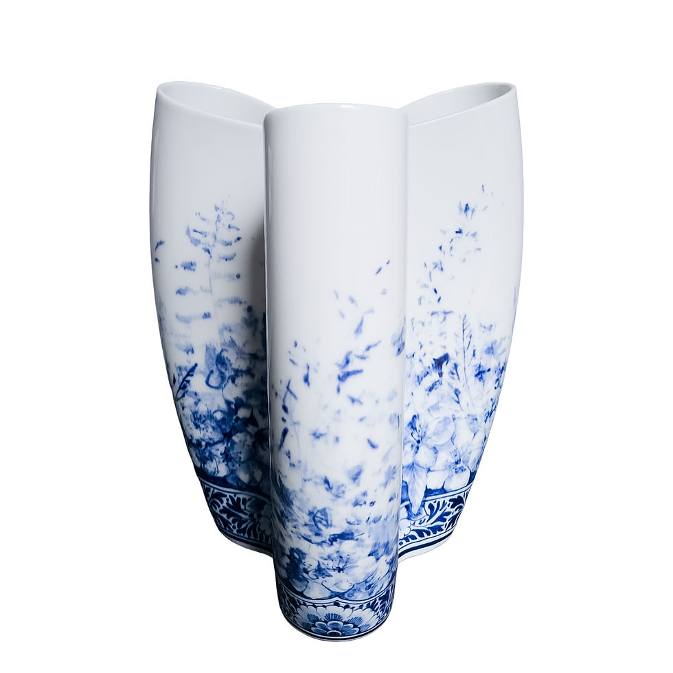 Thumbnail: porseleinen vaas met moderne delfts blauwe beschildering