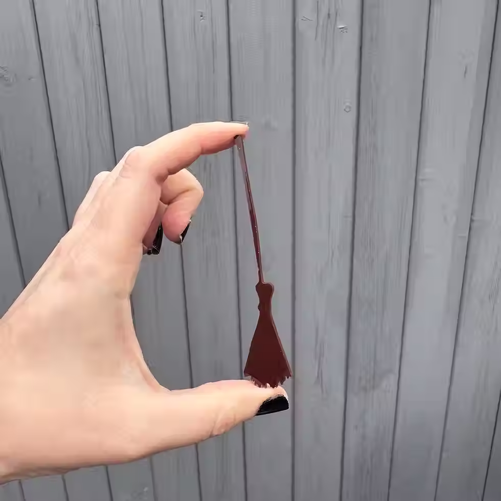 Thumbnail: Broomstick