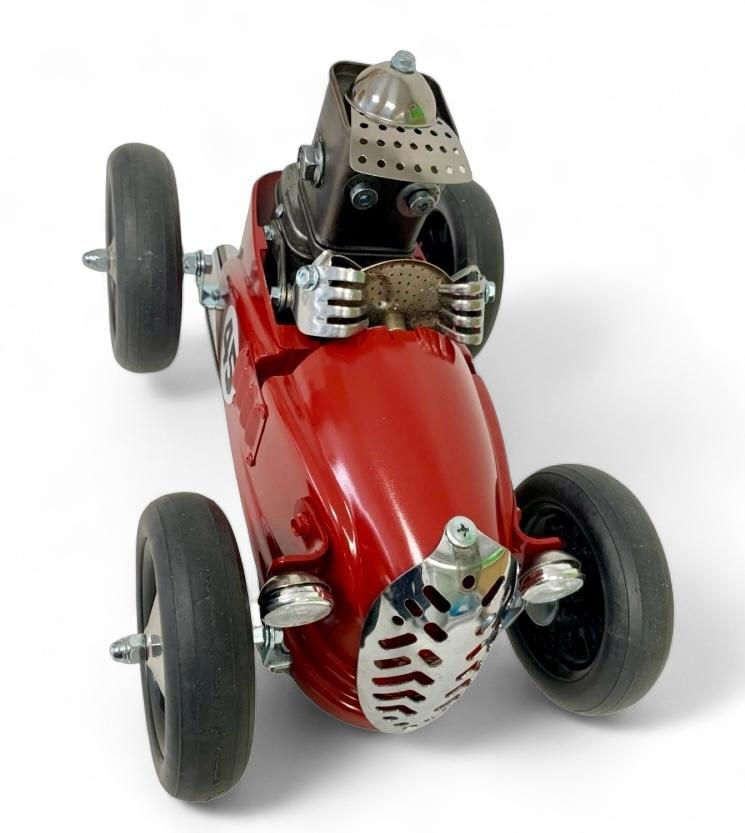 Miniature : Bolide n°45 rouge et son pilote