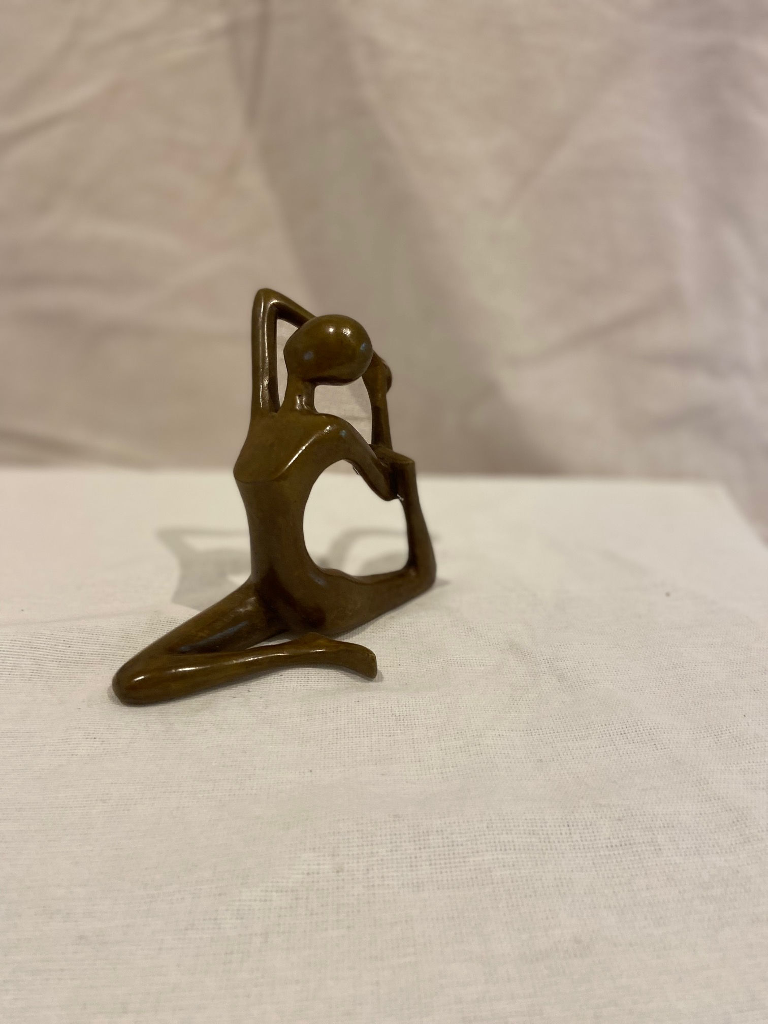 Bronze yoga