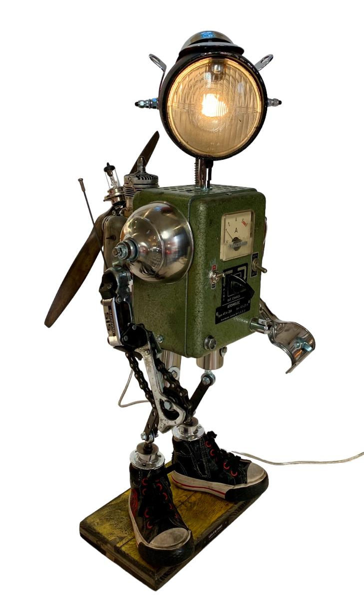 Miniature : Robot lampe sur socle en bois