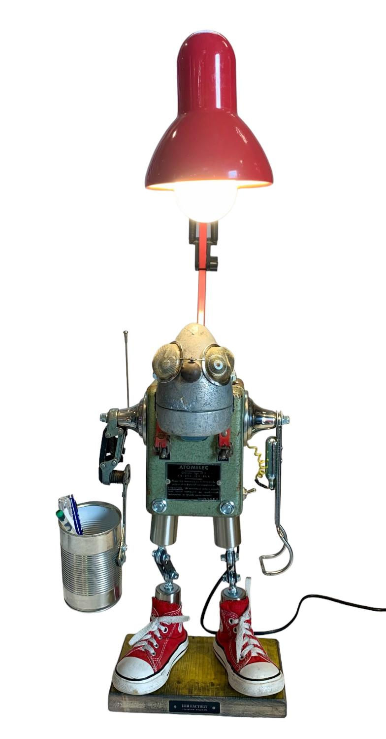 Miniature : Robot lampe de bureau sur socle en bois