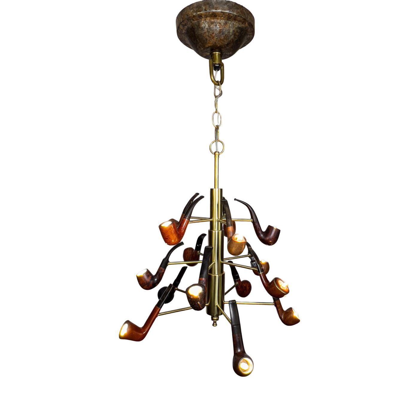 Pappa's Pipe on a white ground: a brass chain and mottled ceiling cup above a brass column, pipes fanned out on arms at three levels