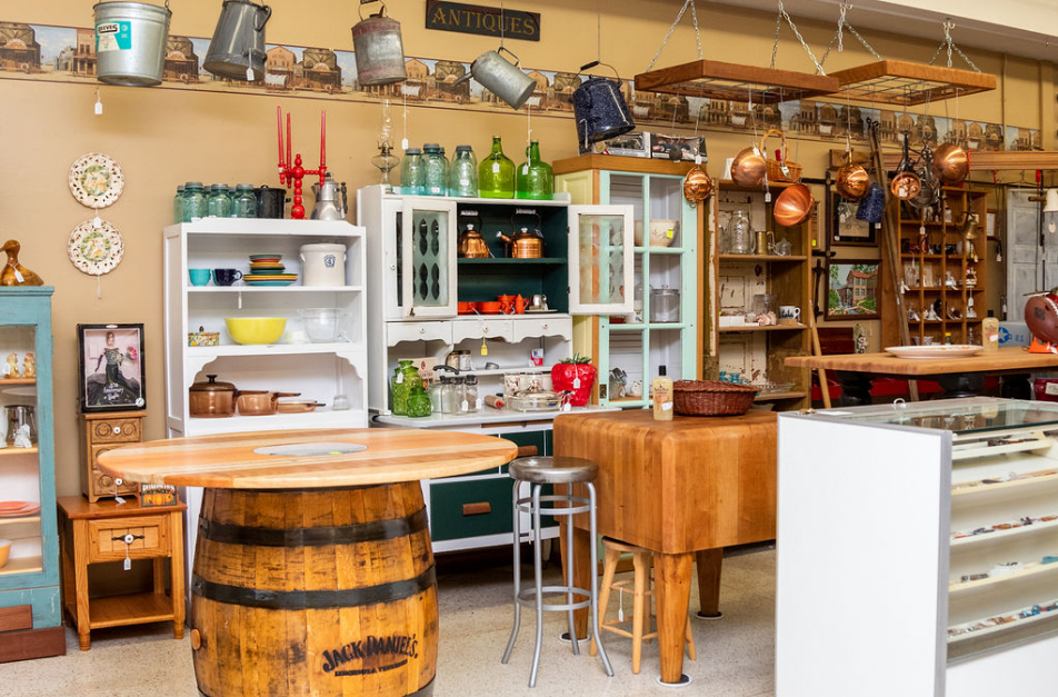 Antiques & Uniques One of the largest antique malls in Ohio!