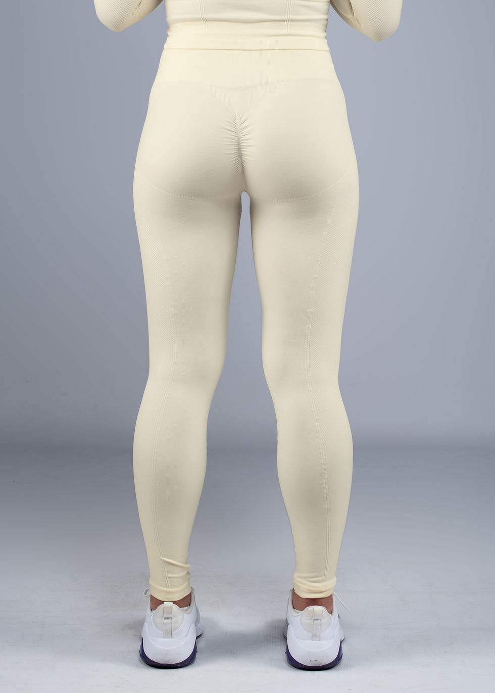 Thumbnail: Noir Blanc Seamless Scrunch Leggings- White Butter