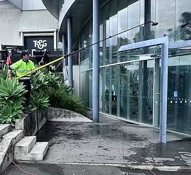 glass cleaning.jpg