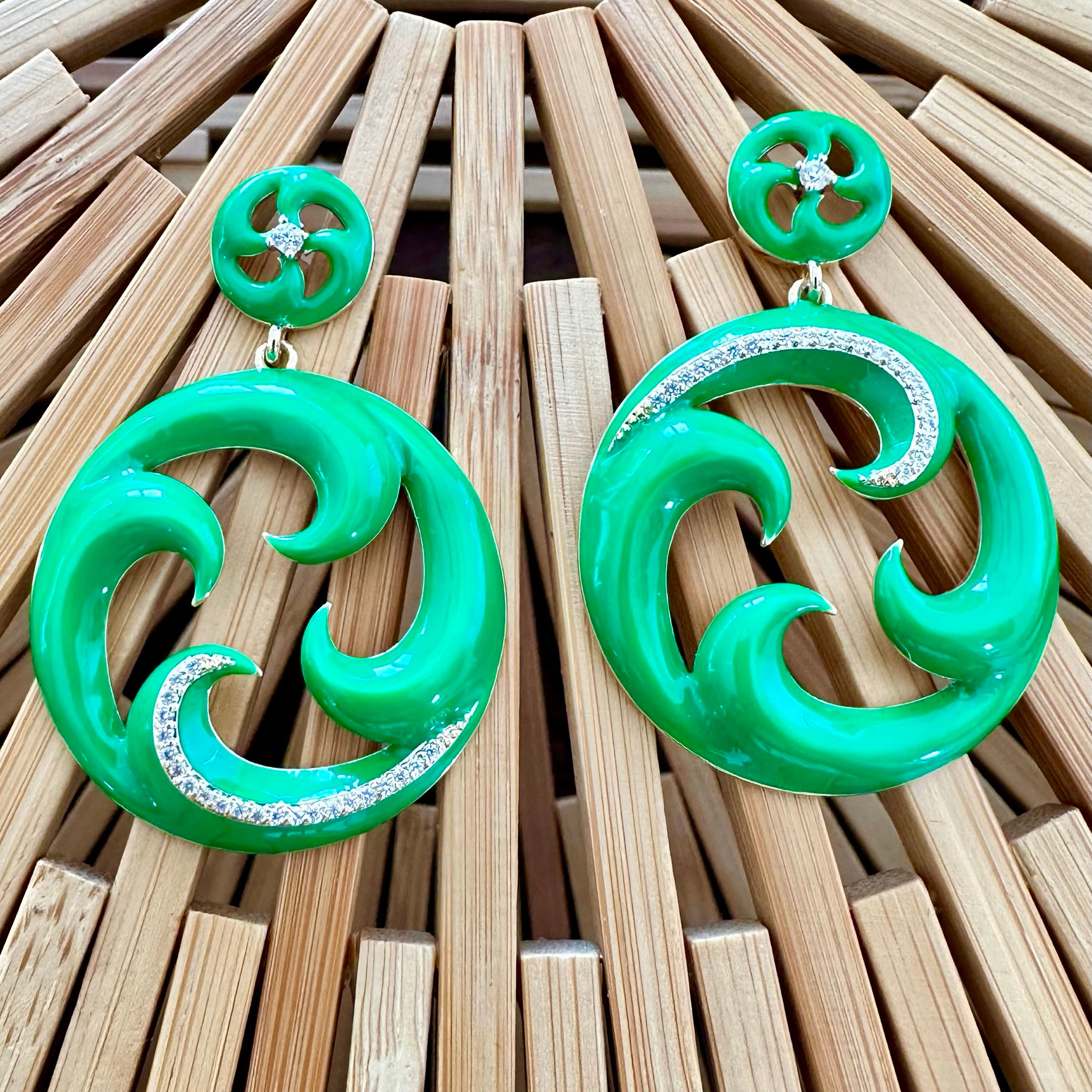 Brinco Esmaltado Cata-vento Verde