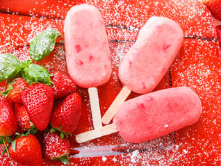 Strawberry Frozen Yogurt Pops