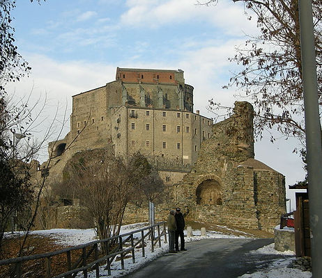 Monumento a Emanuele Filiberto testa di ferro Caval d'brons
