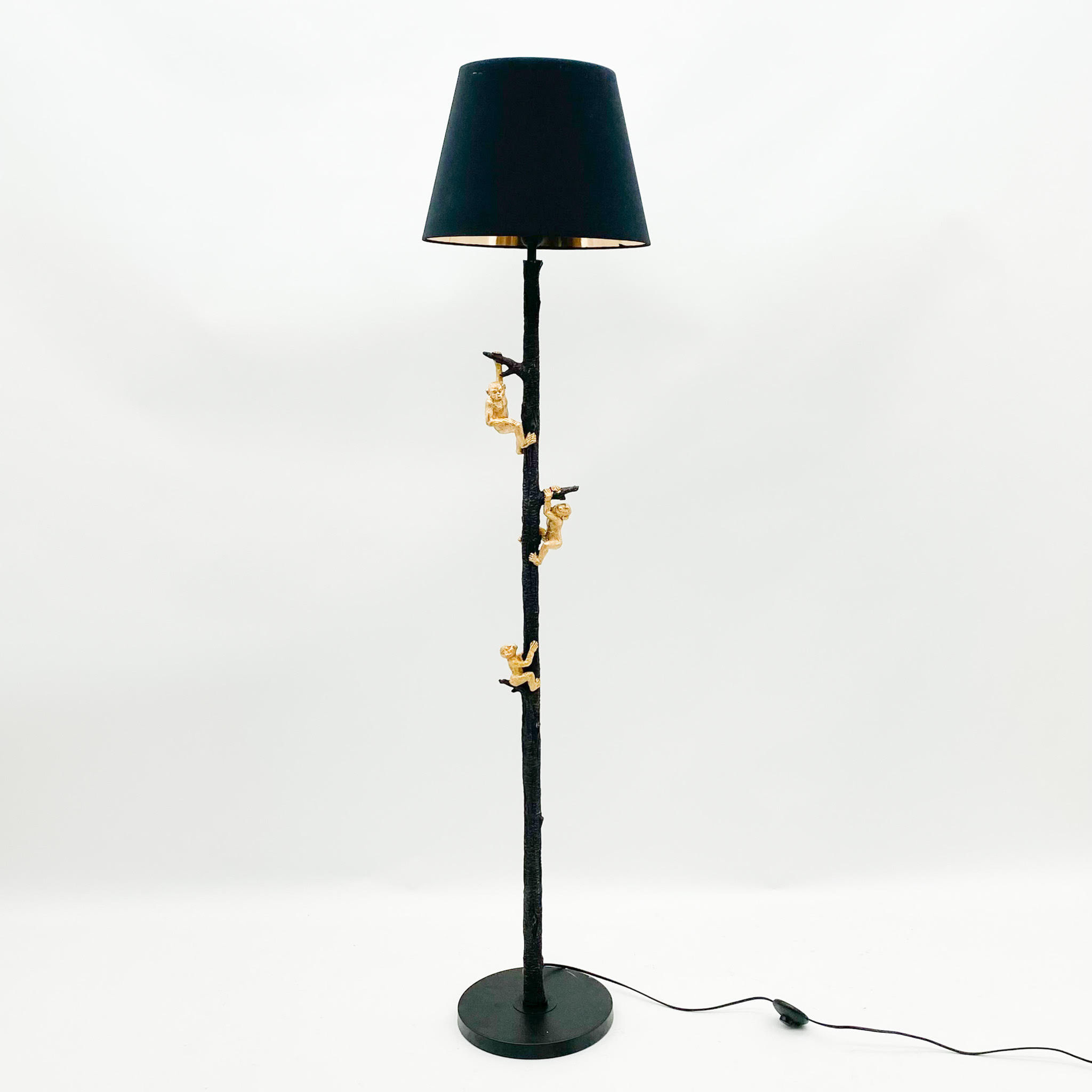 165X37X37M FLOOR LAMP 15" BLACK SHADE