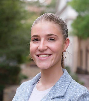 Elizabeth Kostmayer Headshot