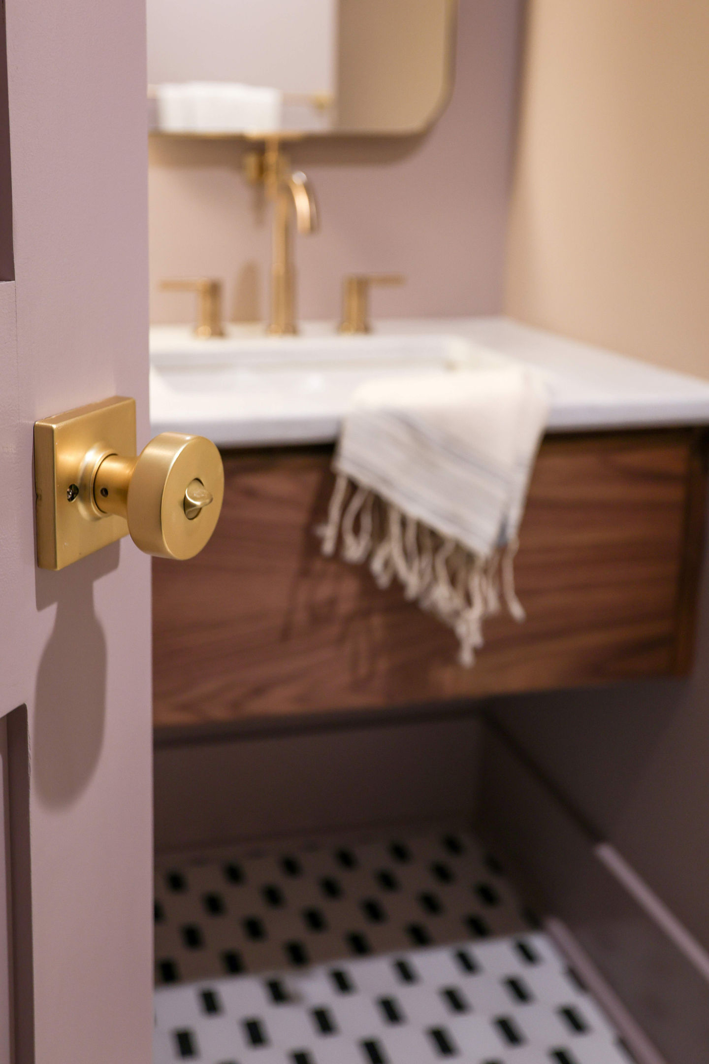 Hall Bath4
