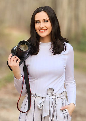 0001_Hannah_Headshot_240427_edited.jpg