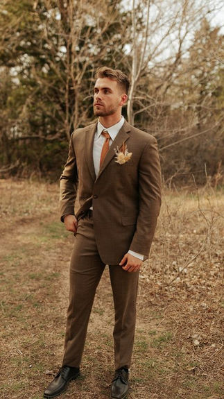 Casamento em Mocha Mousse | Traje do Noivo